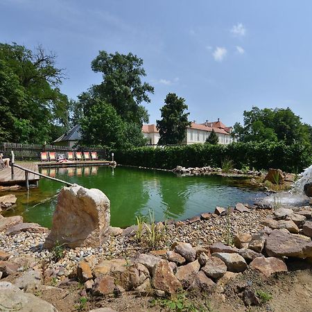 Maxmilian Lifestyle Resort Loucen Luaran gambar